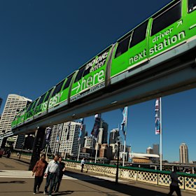 The monorail crossing Pyrmont Bridge in 2012. 
