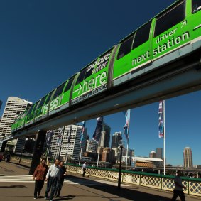 The monorail crossing Pyrmont Bridge in 2012. 