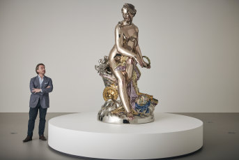 Tony Ellwood with the Jeff Koons sculpture ‘Venus’ unveiled at Triennial yon Thursday.