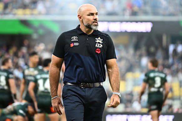 Todd Payten has signed a new deal to stay on as North Queensland coach.