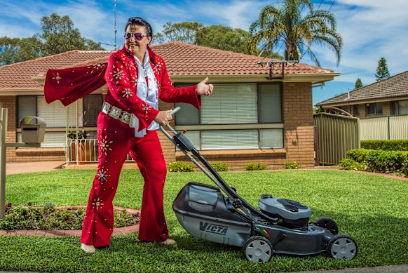 A Scharkie, fotografiada aquí en 2017, le encanta sorprender al público con su voz.
