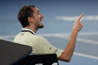 Daniil Medvedev complained to the chair umpire about the crowd – and about the ball kids – during the final. 
