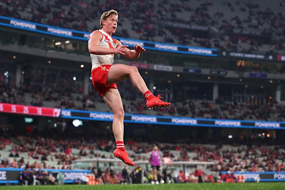 Isaac Heeney in action for the Swans. 