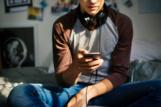 Jonathan Haidt’s book argues that smartphones and social media are doing massive harm to the mental wellbeing of young people.