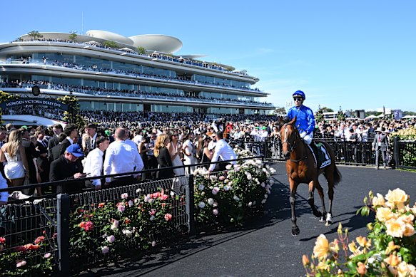 Observer heading to the start before winning the Derby.