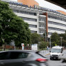 Queensland hospitals divert patients as COVID crunches capacity