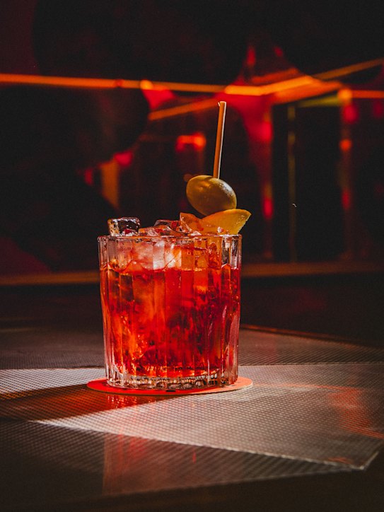 The classic negroni. 