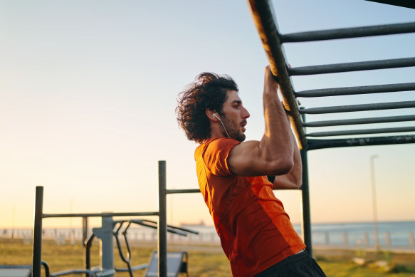 Resistance bands can help users build strength to do a pull-up.