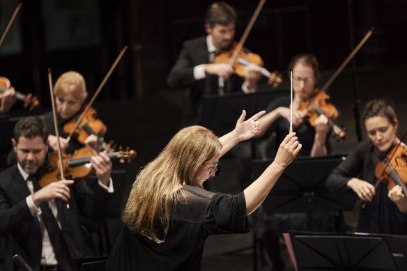 Simone Young will lead the Sydney Symphony Orchestra back to the Sydney Opera House in 2022.