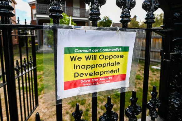 A sign on Wattle Road.