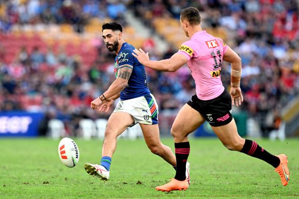 Shaun Johnson leading the Warriors’ attack against the panthers on Saturday.