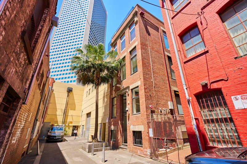 13 Somerset Place sold for $1.52 million.