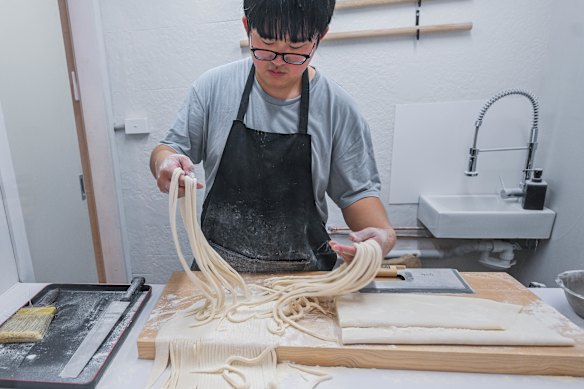 Kan Masuda making chewy udon at Bentleigh’s Musashino Udon Kan.
