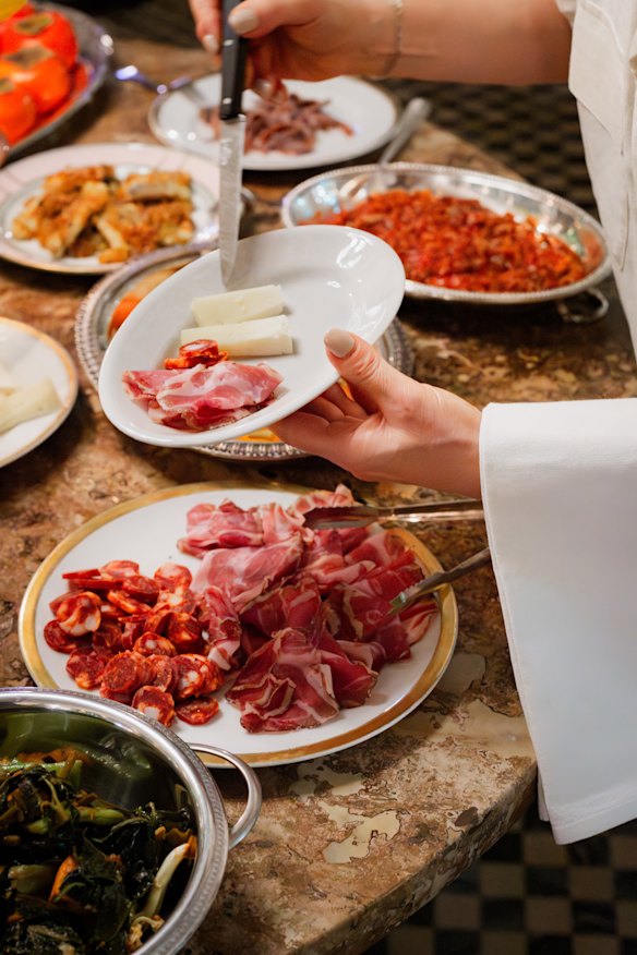 Waiters can prepare you an antipasti plate on arrival.