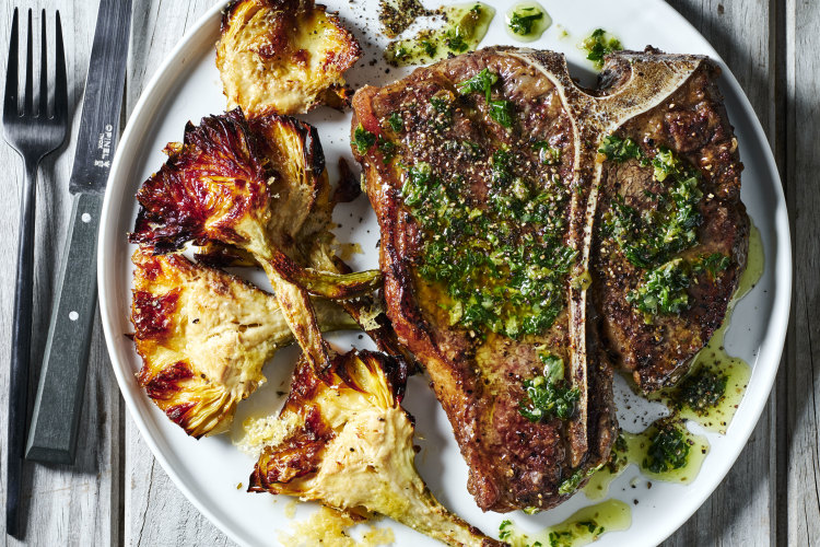 Steak with artichokes