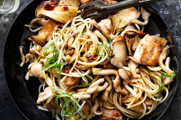 Wafu spaghetti with chicken and mushrooms.

