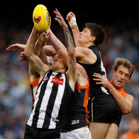 Lachie Keeffe (far right) and the Giants hung on in the frantic final minutes.