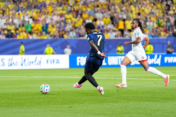 Too easy for Vinicius Junior.