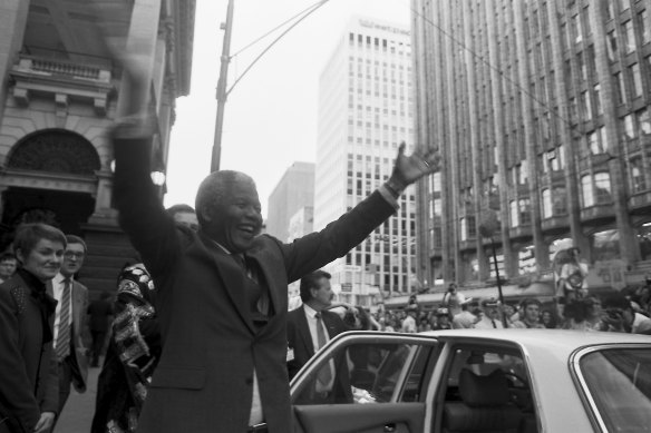 Nelson Mandela arrives at Melbourne Town Hall on a tour of Australia in 1990.
