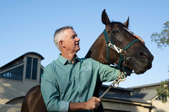 Trainer Matt Smith with Headwall.