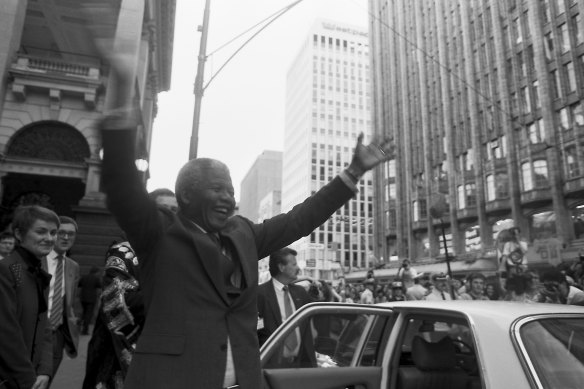 Nelson Mandela arrives at Melbourne Town Hall on a tour of Australia in 1990.