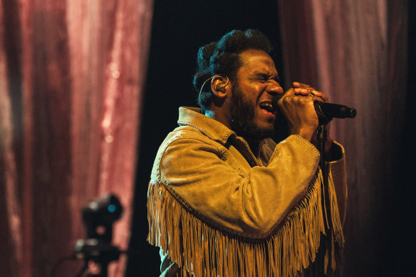 Leon Bridges provides the perfect antidote to warm up a chilly, dreary Melbourne summer night.