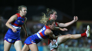 Afl V Aflw The Battle To Build A Better Women S League