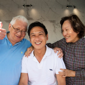 Jason Yat-Sen Li with his parents Pansy and George Li.