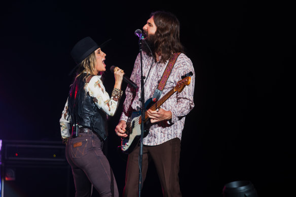 Lainey Wilson performs a duet with Nic Cester of Jet. 