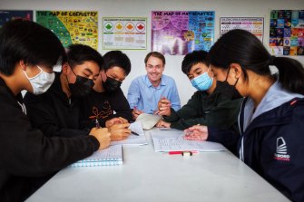 Tutor and former VCE chemistry teacher James Kennedy, here tutoring year 9 and 10 students, has analysed VCE results data for 2021.