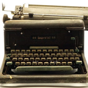 Sir Joh's personal typewriter. His personal writing desk is also up for sale.