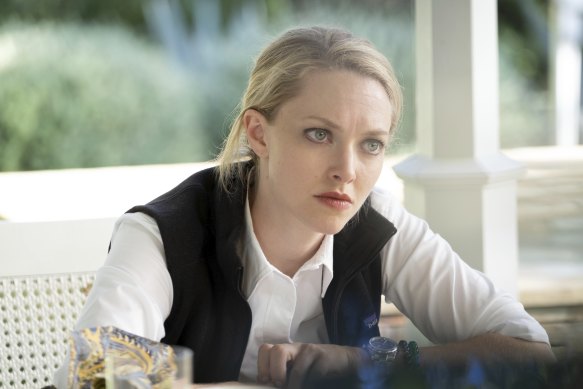 Amanda Seyfried as Elizabeth Holmes in The Dropout, now airing on Disney +. 
