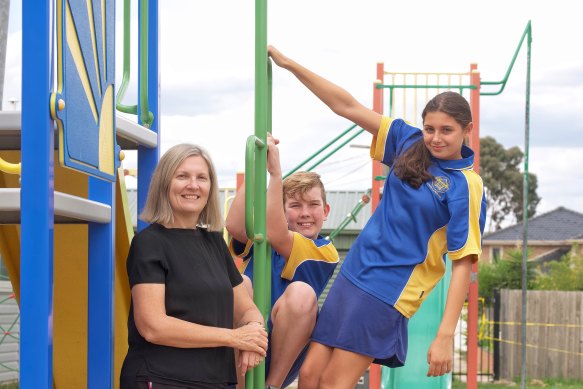 Avondale Heights Primary School principal Jill Benham with school captains Ava And James.