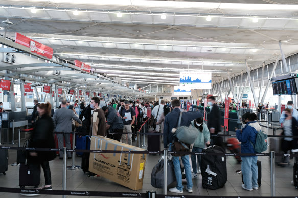 Travellers at Sydney Airport with hand luggage are now advised to arrive one hour before departure, while those checking bags should arrive two hours before their flight.