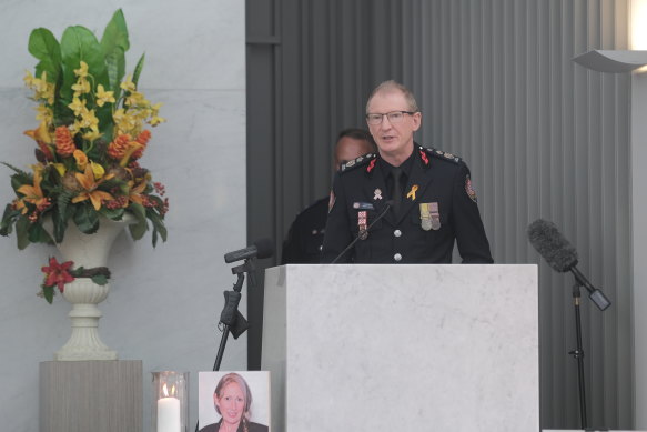 Queensland Fire and Emergency Services Commissioner Greg Leach addressed the crowd at Ms Dray’s funeral.
