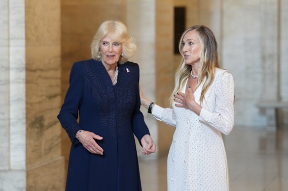 Queen Camilla and actor Sarah Jessica Parker at the New York Public Library.