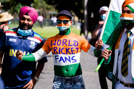 Fans arrive to the SCG for the Third Test.