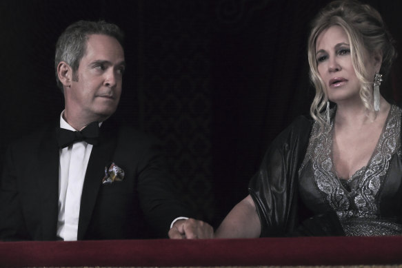 Quentin (Tom Hollander) and Tanya (Jennifer Coolidge).