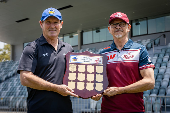 Wild Knights coach Robbie Deans and Queensland Reds coach Les Kiss will clash on Saturday at Ballymore.