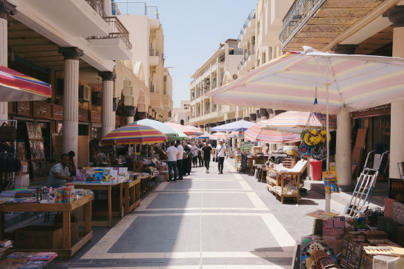 Al-Mutanabbi street in Baghdad is famous for its bookstores and stalls.