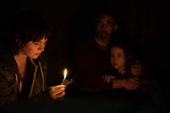 Sophie Thatcher (left) as Sadie Harper, Chris Messina as Will Harper, and Vivien Lyra Blair as Sawyer Harper in The Boogeyman.