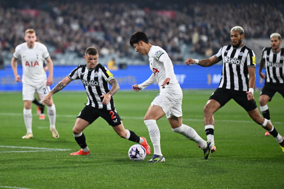 Tottenham’s Son Heung-min dribbles against Newcastle’s Kieran Trippier on Wednesday night.