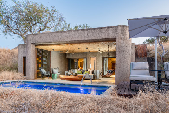 Sabi Sabi Earth Lodge blends opulence with environmentally sensitivity.