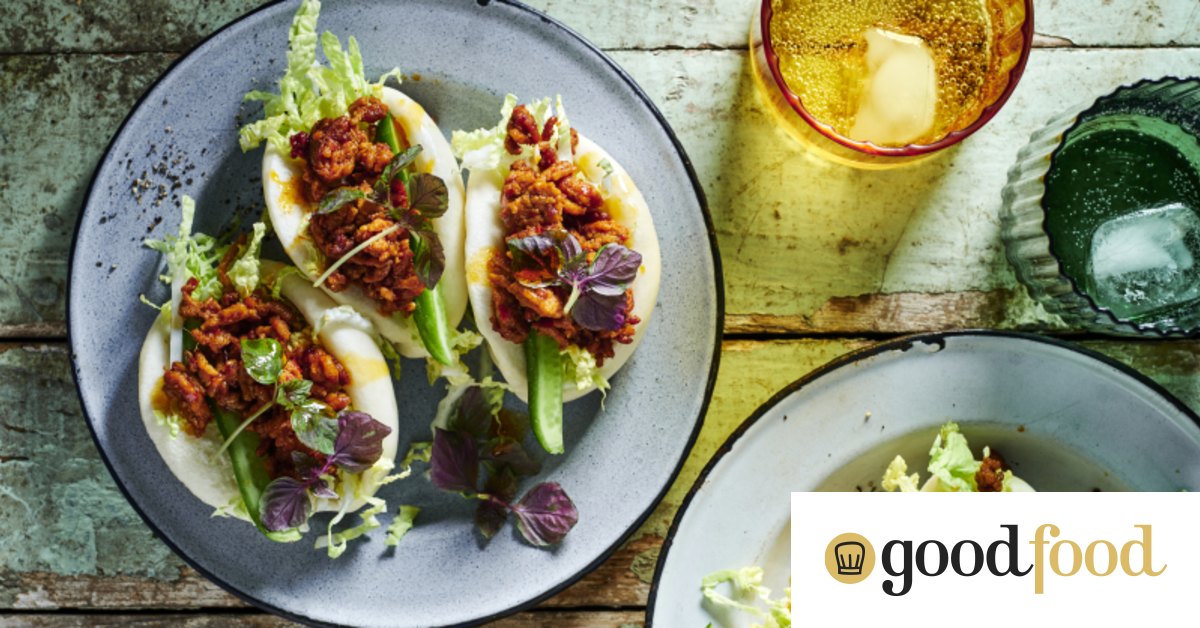 Chilli pork bao with cucumber recipe