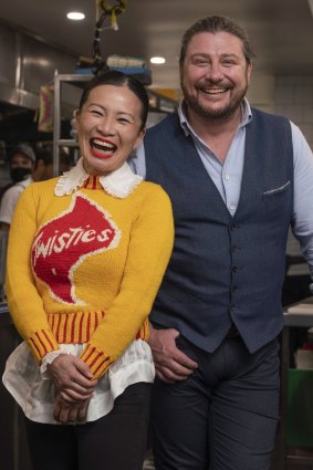 Poh Ling Yeow with fellow Snackmasters host Scott Pickett.