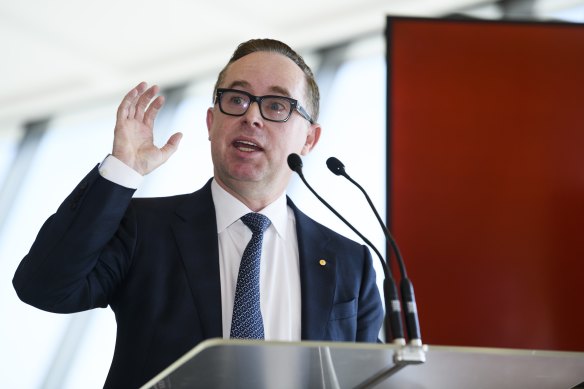 New York here we come. Qantas chief executive Alan Joyce resurrects plans for non-stop to NY and London from Australia’s east coast.