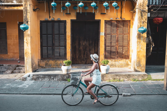 Start your solo journey with a simple activity in your destination. 