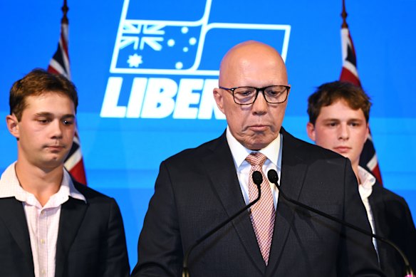 A crestfallen Peter Dutton concedes defeat on election night.