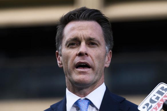 NSW Labor leader Chris Minns is pushing for paid vaccination leave for public sector workers.