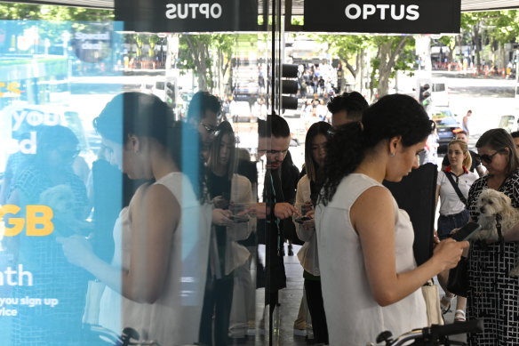 Lines have formed outside the Optus store in Melbourne’s Bourke Street Mall.